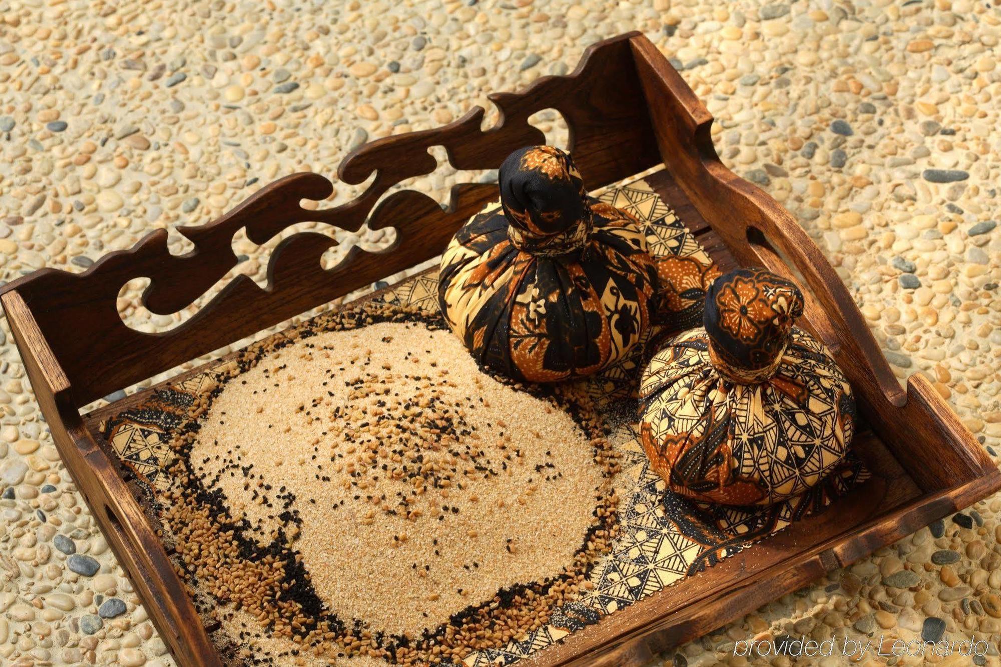 Tanjong Jara Resort, Terengganu - A Small Luxury Hotels Of The World Dungun Ngoại thất bức ảnh A tray of sesame seeds and sesame oil