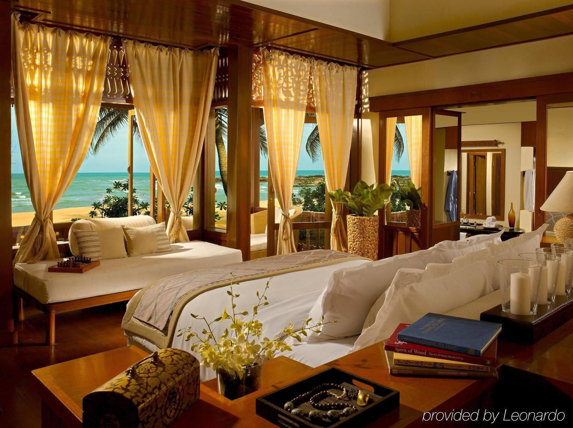 Tanjong Jara Resort, Terengganu - A Small Luxury Hotels Of The World Dungun Phòng bức ảnh A bedroom at the Four Seasons Resort
