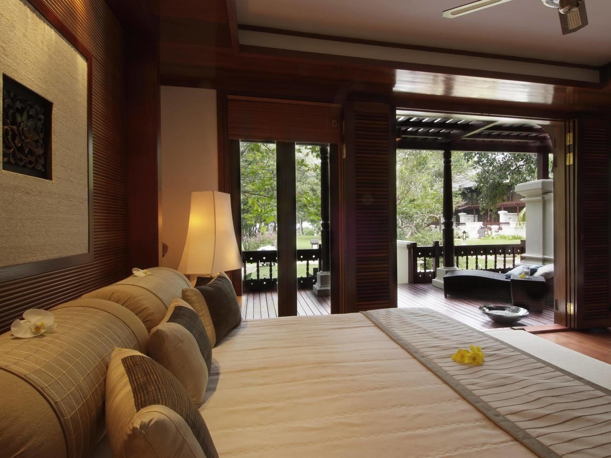 Tanjong Jara Resort, Terengganu - A Small Luxury Hotels Of The World Dungun Ngoại thất bức ảnh A bedroom at the resort